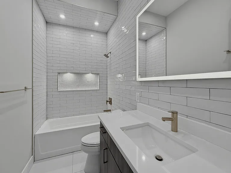 29 Clinton Ave #2 — Photo 16