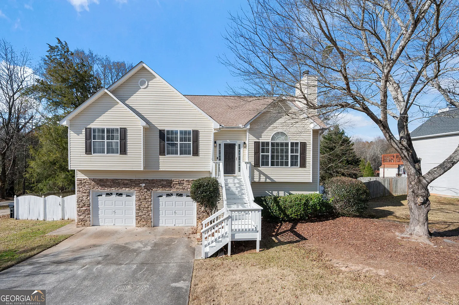 118 Four Oaks Dr photo 1