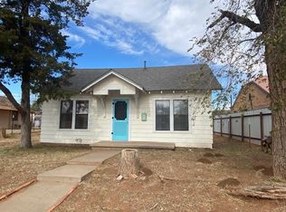 1302 Avenue H NW, Childress, TX 79201