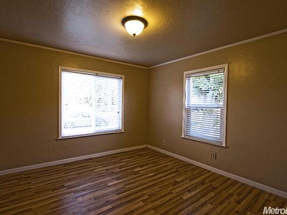 4th image of 212 N 7th Ave