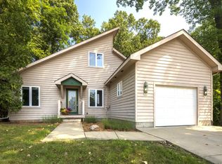 10 Knoelke Dr, Porter, IN 46304