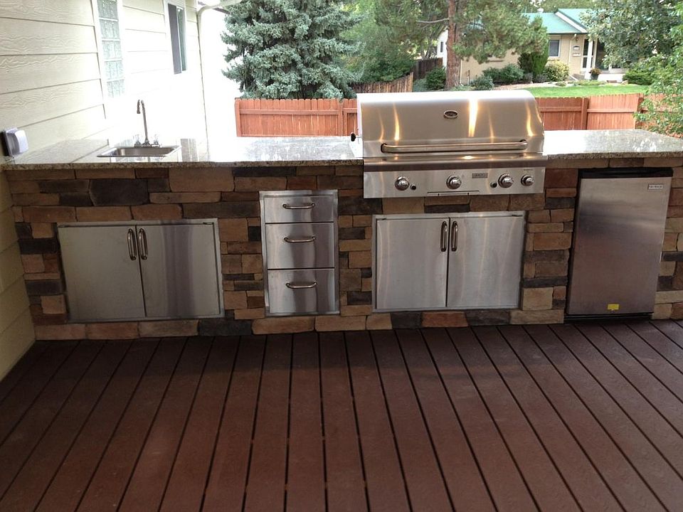 Outdoor Kitchen