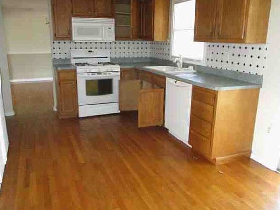 4th image of 219 Walters Dr