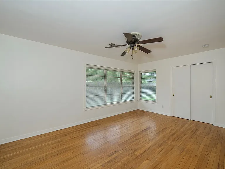 501 Helena St — Photo 18