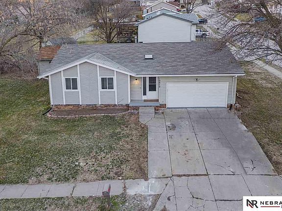 2nd image of 10610 Jamestown Dr