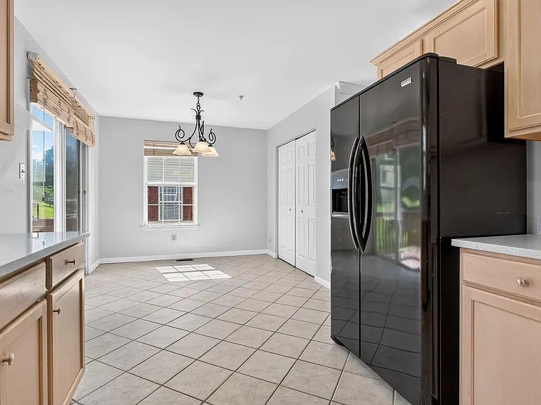 323 Glenn Rose Cir — Photo 6