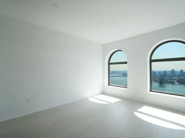 130 William Street image 3 of 18