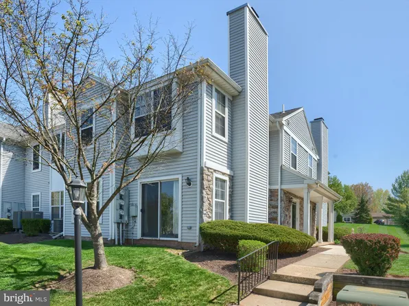 110 Mews Dr #110, Sellersville, PA 18960