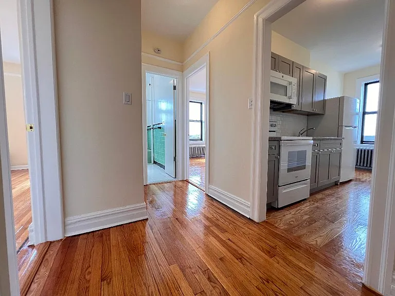 2202 64th St #5 — Photo 1