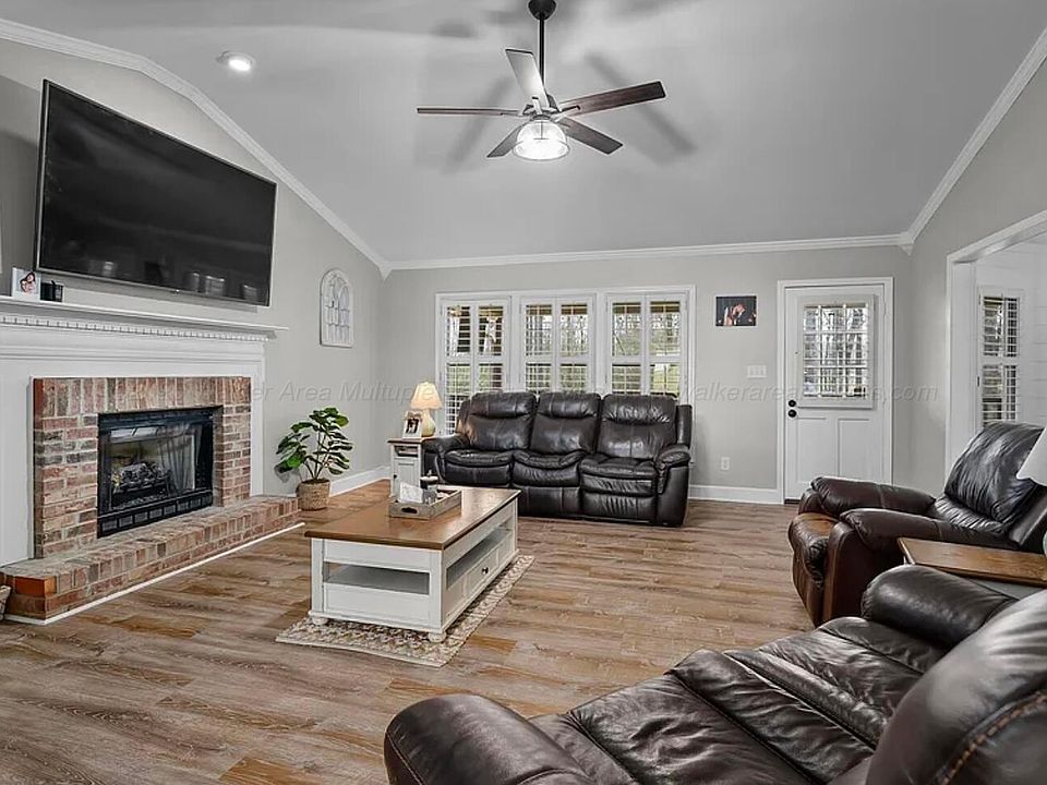 2nd image of 424 Matthews Dr