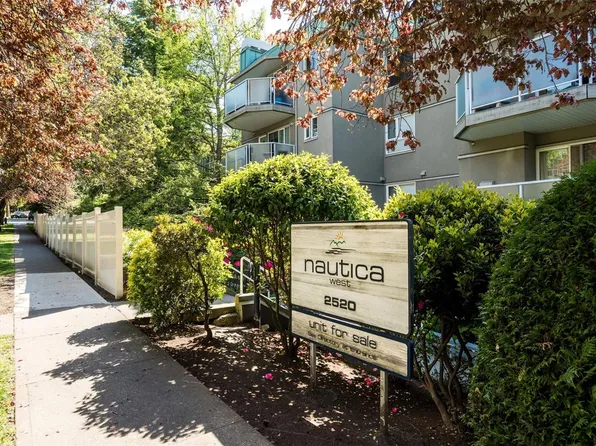 2520 Wark St #209, Victoria, BC V8T 5G6