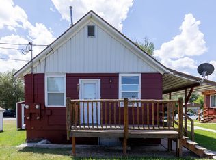 756 Canyon St APT 2, Lander, WY 82520