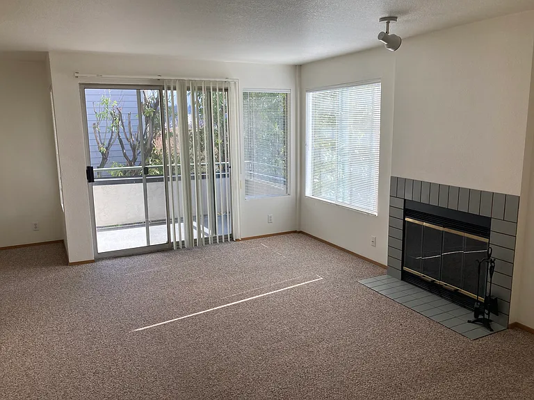 2829 NW 56th St #201 — Photo 3
