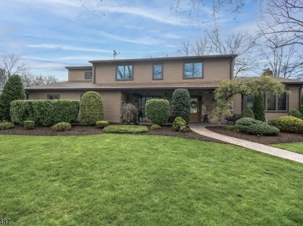 8 Watson Ct, Edison Twp., NJ 08820