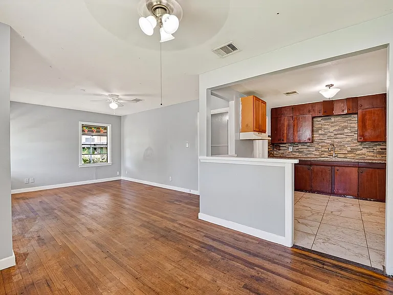 5934 Belmark St — Photo 6