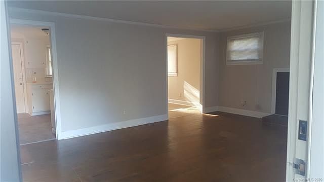 2nd image of 3520 Lake Rd