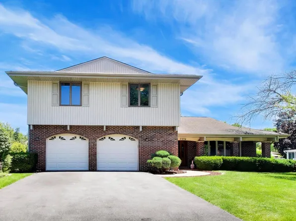 125 Lynnfield Ln, Schaumburg, IL 60193