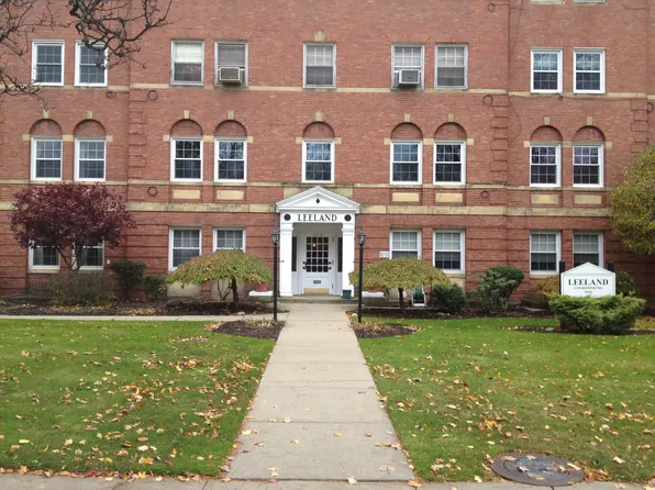 15820 Van Aken Blvd APT 102, Shaker Heights, OH 44120
