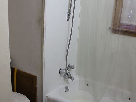 5th image of 1304 Michigan Ave #3