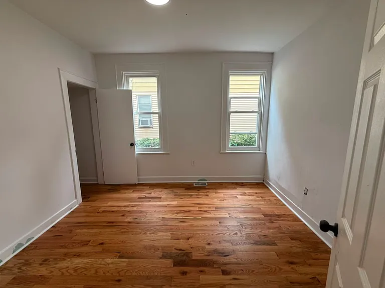 92 Cedar Ave #1 — Photo 1