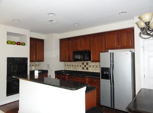 110 Herndon Mill Cir, Herndon, VA 20170