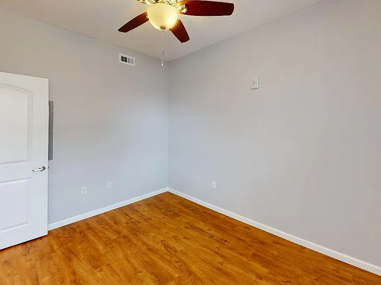 The Legends Apartments — Photo 25
