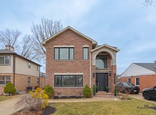 8237 N Newland Ave, Niles, IL 60714