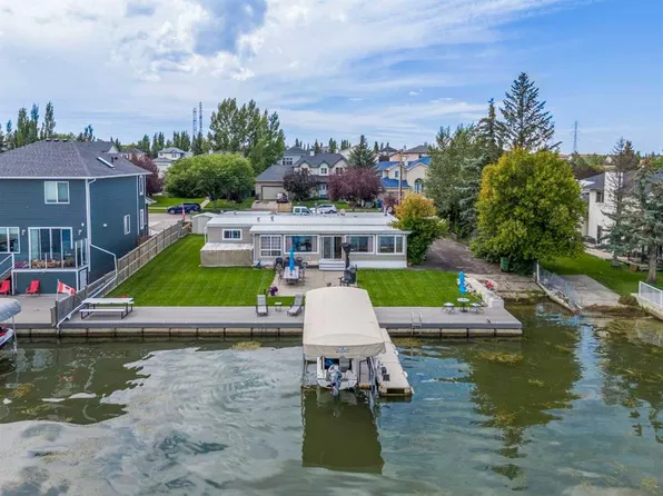 828 W Chestermere Dr, Chestermere, AB T1X 1B6