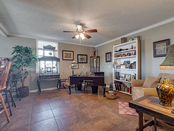 27th image of 327 Stoneybrook Rd