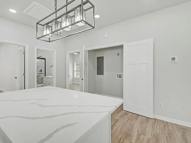 4705 Boundary St — Photo 6