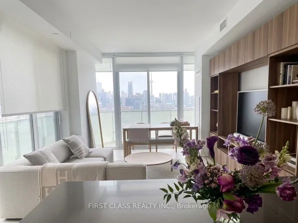 200 Bloor St W #1405, Toronto, ON M5S 0B1