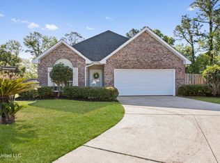 6311 Amherst Dr, Ocean Springs, MS 39564