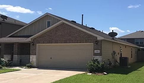 2nd image of 1920 Acaciawood Way