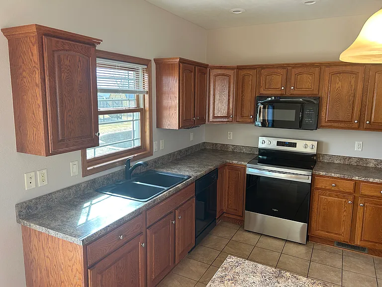 Beautiful, spacious kitchen