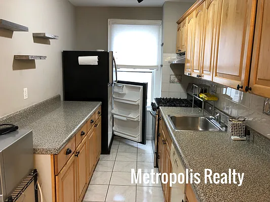 Rented by Metropolis International Realty Inc. | media 8