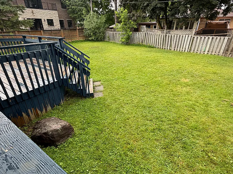 Knowles Cres — Photo 17