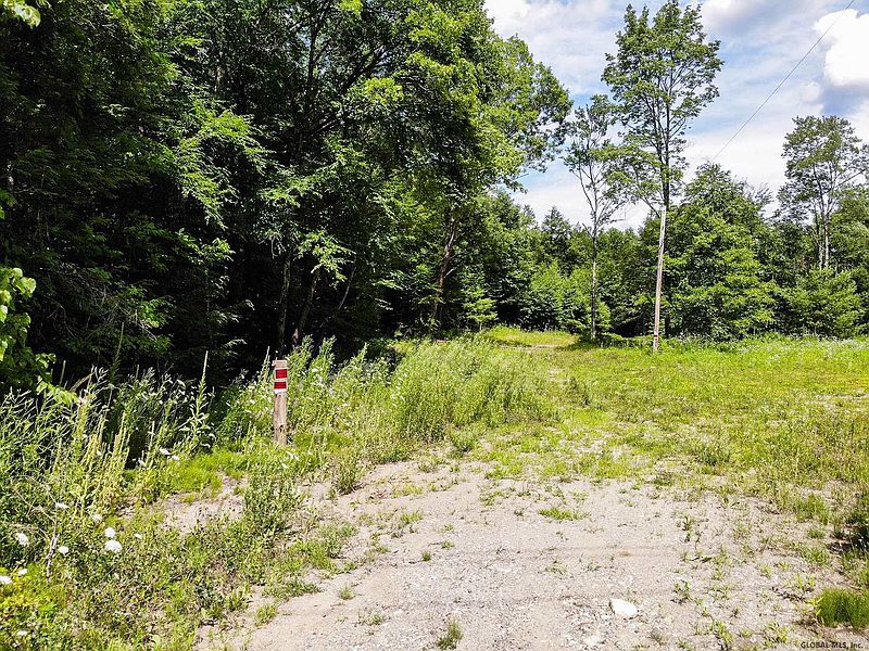 4th image of 539 SAND HILL Road
