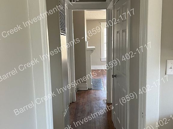 3rd image of 224 E Poplar St #2