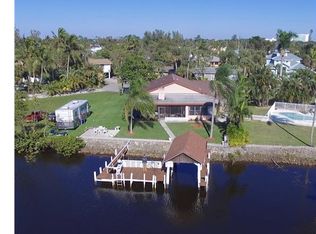 3178 Lakeview Dr, Naples, FL 34112