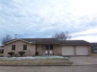 2054 Capital Cir, Parkersburg, WV 26101