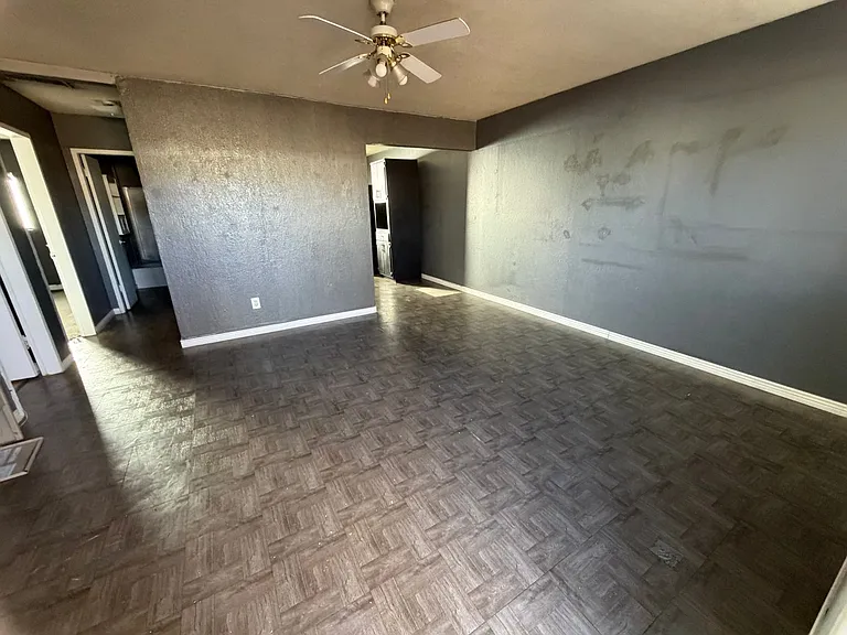1033-1037 Alvarado Dr SE — Photo 16