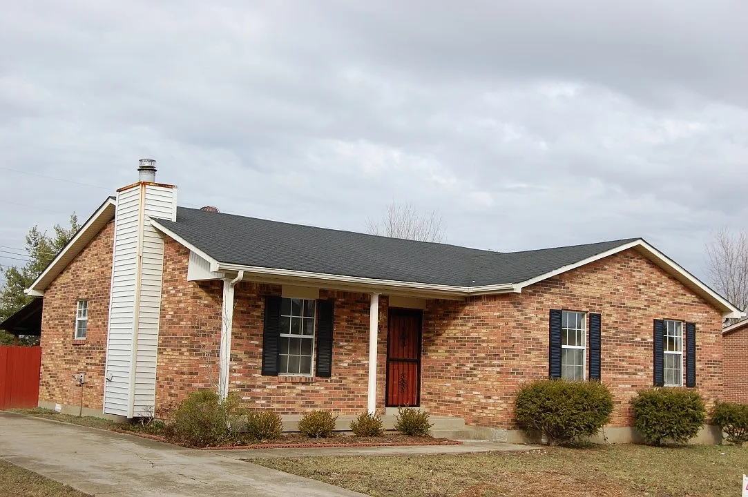 635 Independence Dr photo 1