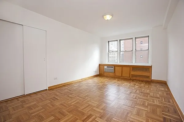 Sold by Nest Seekers International | media 17