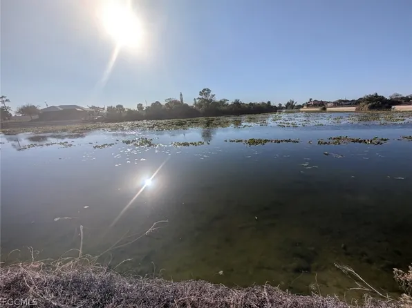 2010 NE 23rd Pl, Cape Coral, FL 33909