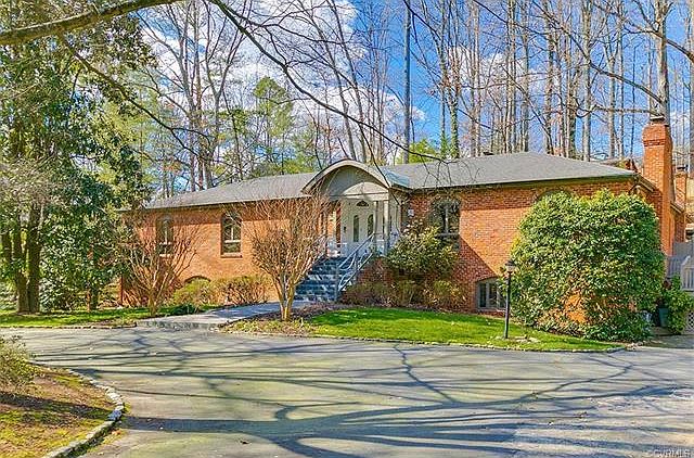 1st image of 304 Lakeway Dr