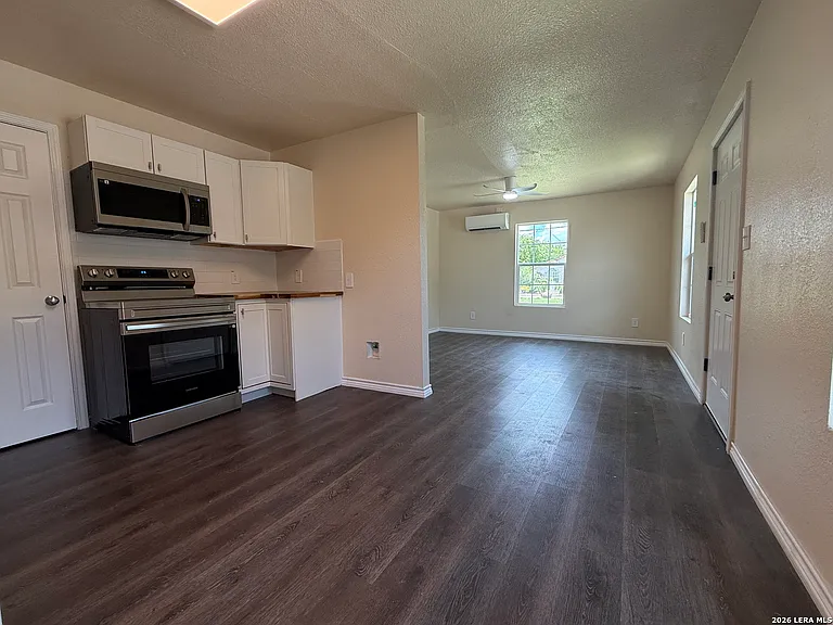 705 Crockett Dr #1 — Photo 4