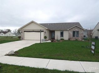 15020 Towne Gardens Dr, Huntertown, IN 46748