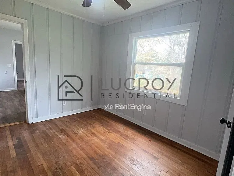 320 Lawrence Rd — Photo 11