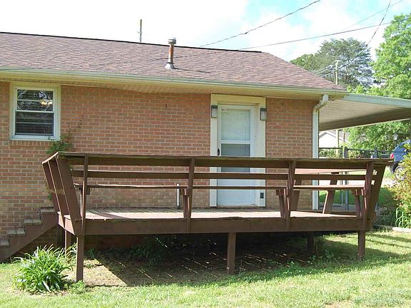 5th image of 416 Jasmine St