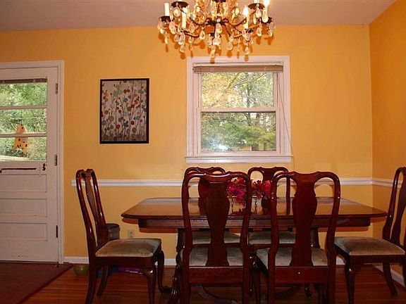 4th image of 3225 Tudor Dr